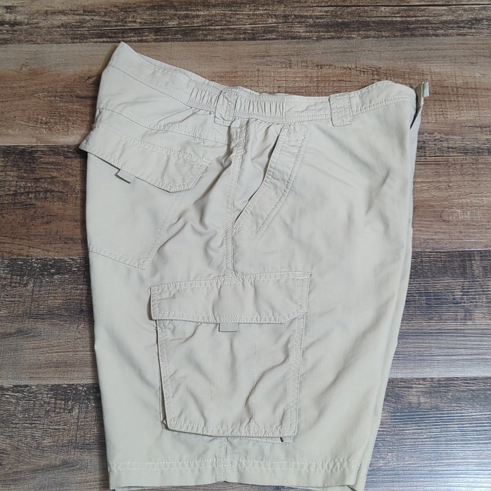 L.L. Bean Men's Cresta Cargo Hiking Shorts Size Med-Reg in Khaki Tan 100% Nylon - Picture 3 of 9